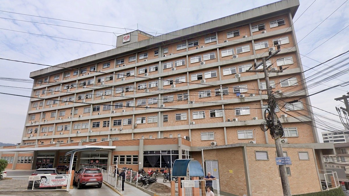 External shot of building Hospital Regional Alto Vale