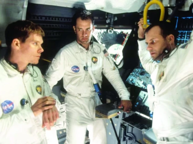 kevin bacon tom hanks and bill paxton seen during a scene from the film apollo 13 in 1995 photo courtesy cnn