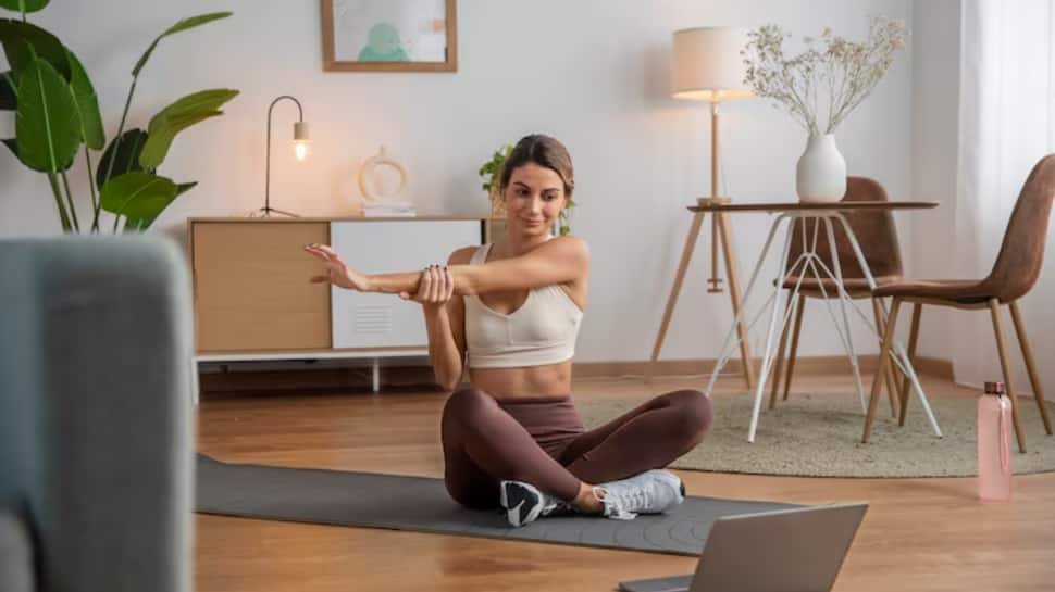 No Gym? Do This 15-Minute Full-Body Home Exercise Routine For Strength, Cardio, And Flexibility