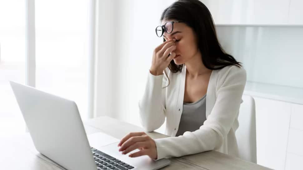 8 Daily Habits You Must Follow To Prevent Eye Strain And Improve Your Vision Naturally