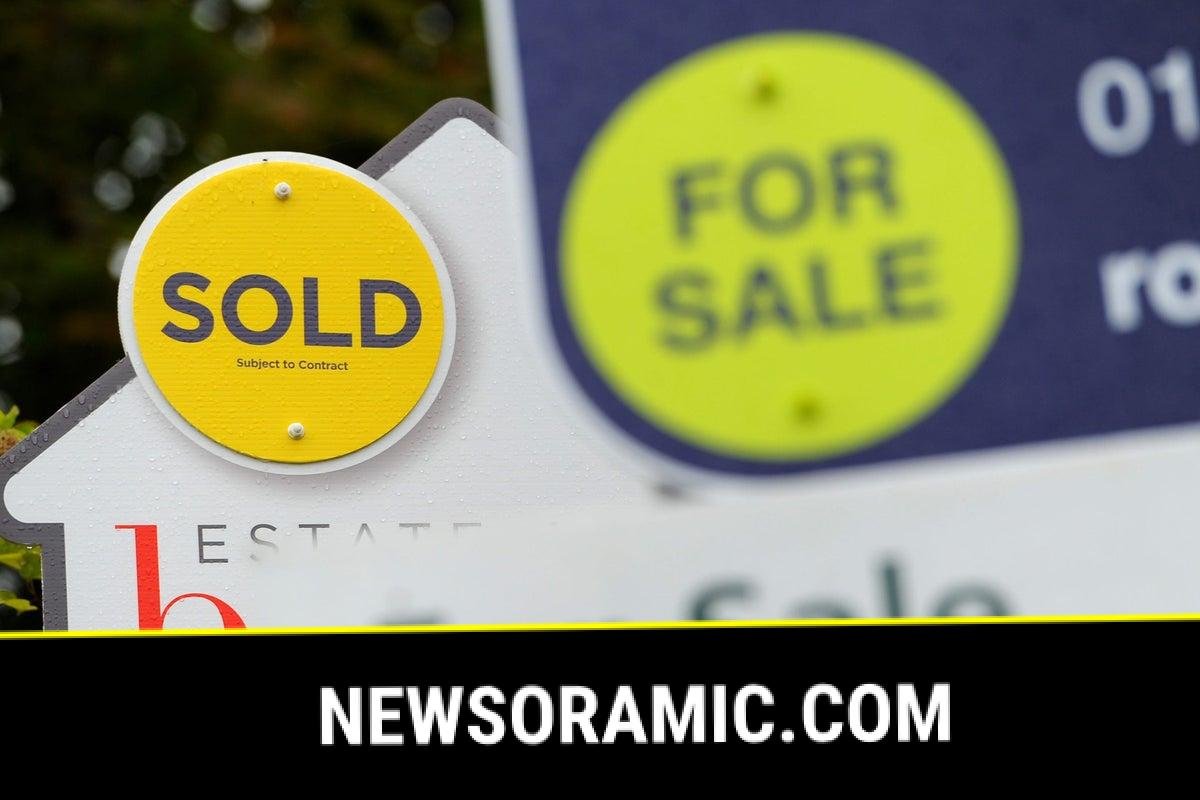 Average five-year mortgage falls below 5% for first time since May 2023