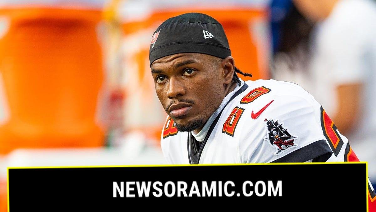 Shilo Sanders on the bench