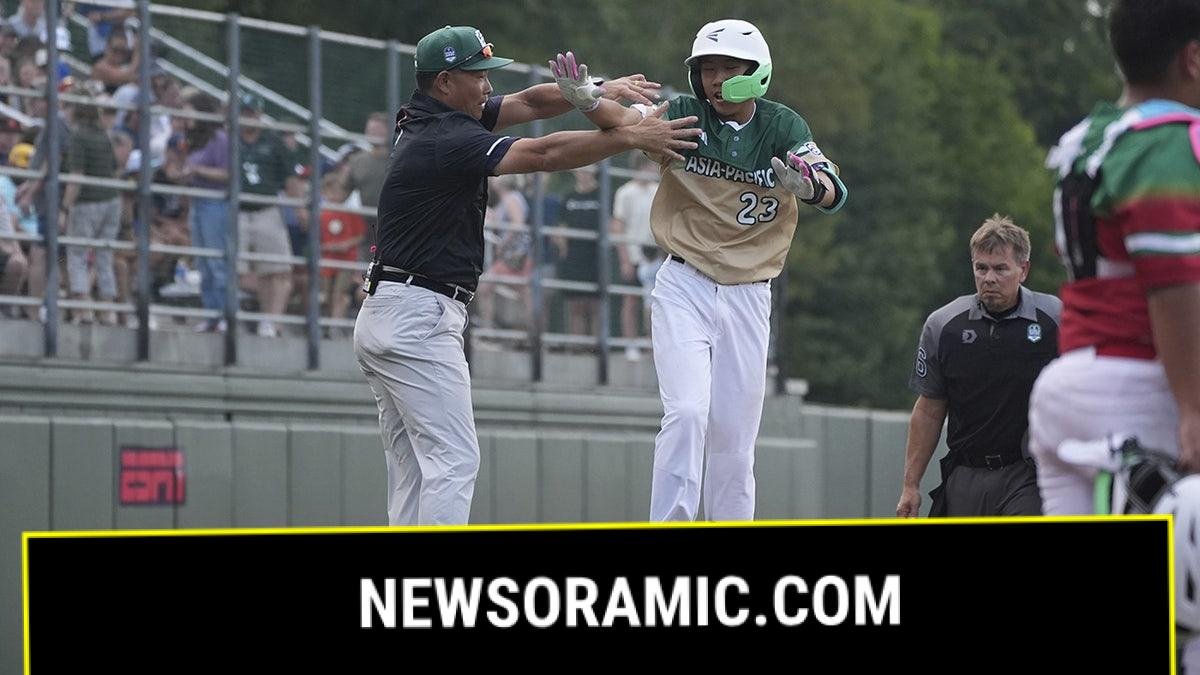 Lin Chin-Tse celebrates