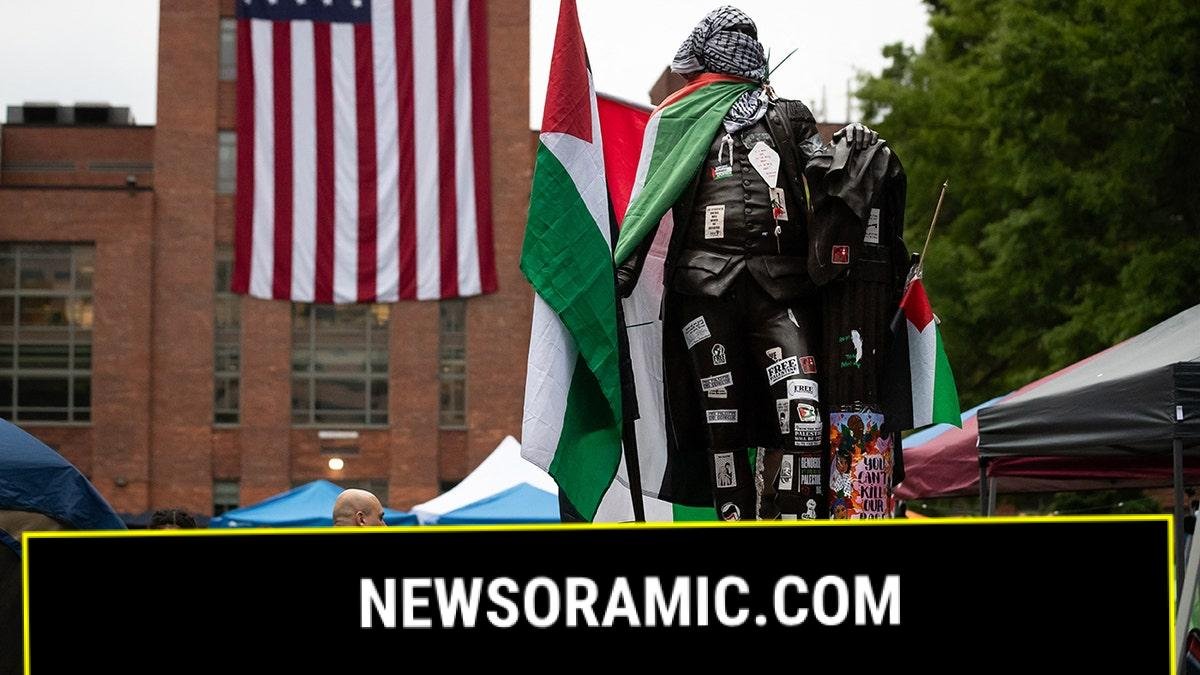 George Washington statue