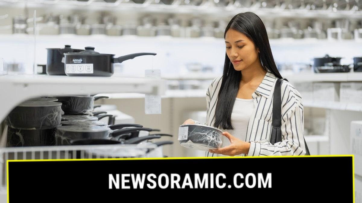 buying pots and pans in store