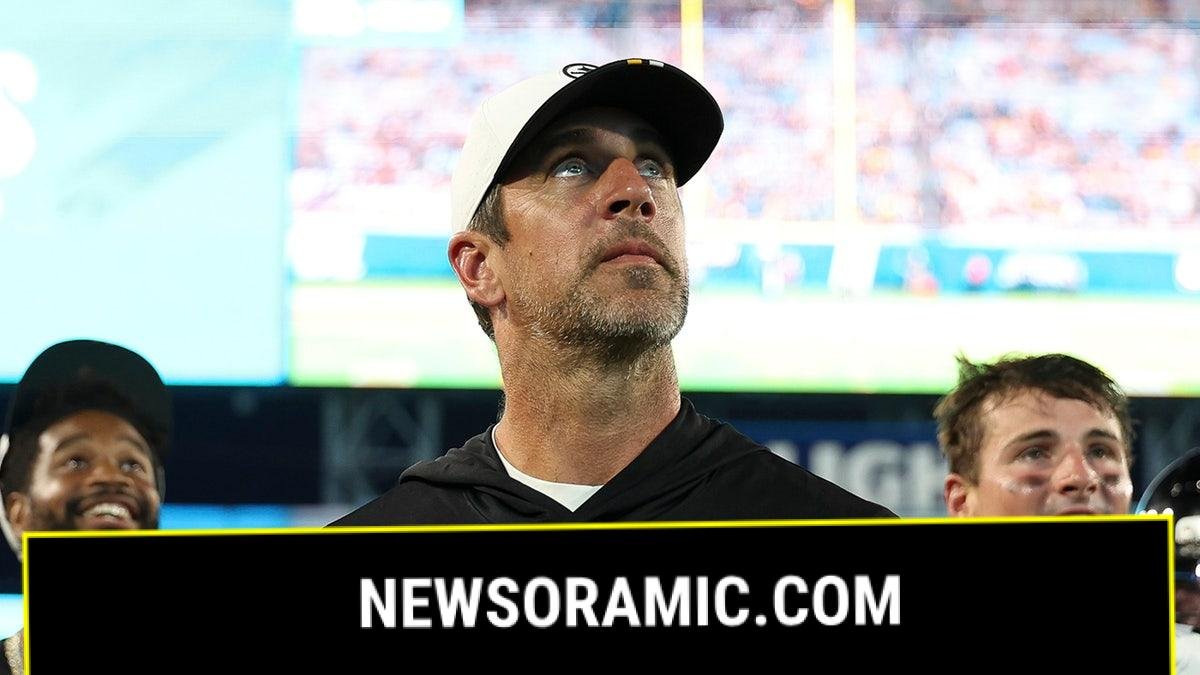 Aaron Rodgers looking