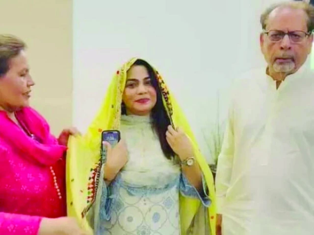 sanam marvi with noorul huda shah and ahmed shah photo express screengrab