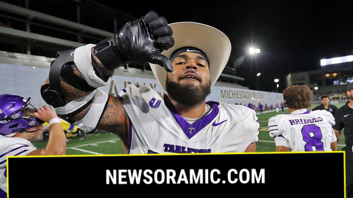 Robert Rios celebrates