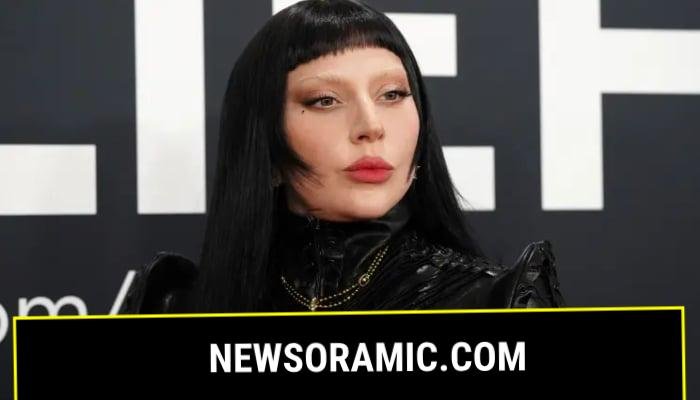 Lady Gaga dedicated her awards to audience in emotional note