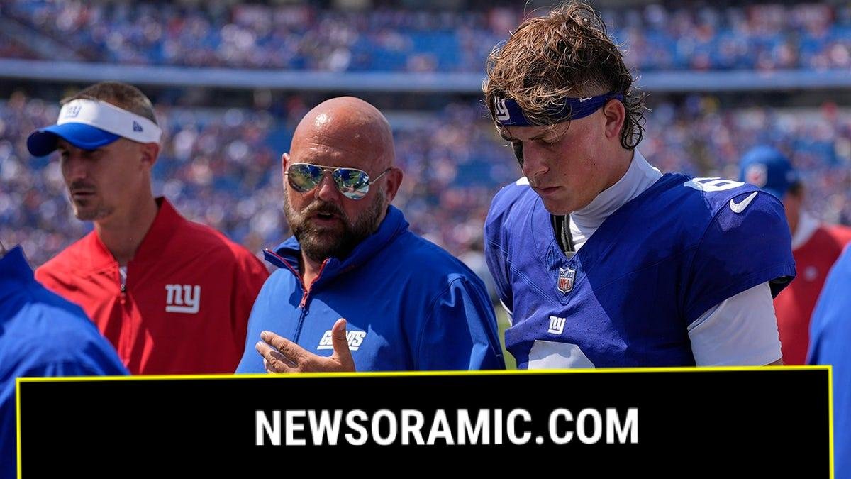 Jaxson Dart speaks with Brian Daboll