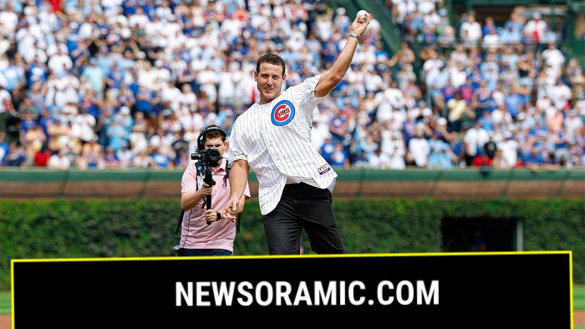 Cubs great Anthony Rizzo drops home run ball in Wrigley Field stands, jokes ‘That’s why I’m retired’ By Newsoramic