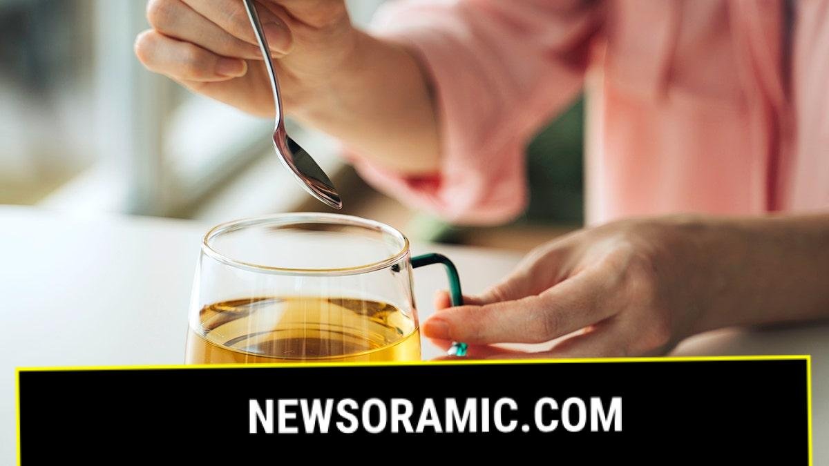 Person prepared a cup of green tea, the components of which were ued in a recent study looking at food-based microbeads that helped with weight loss and fat loss.