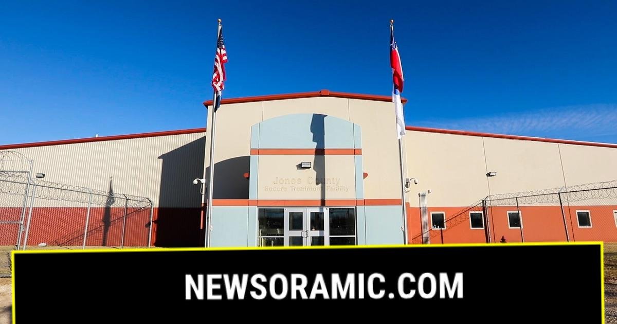 Federal court blocks Trump's removal of alleged Venezuelan gang members under wartime enemies law