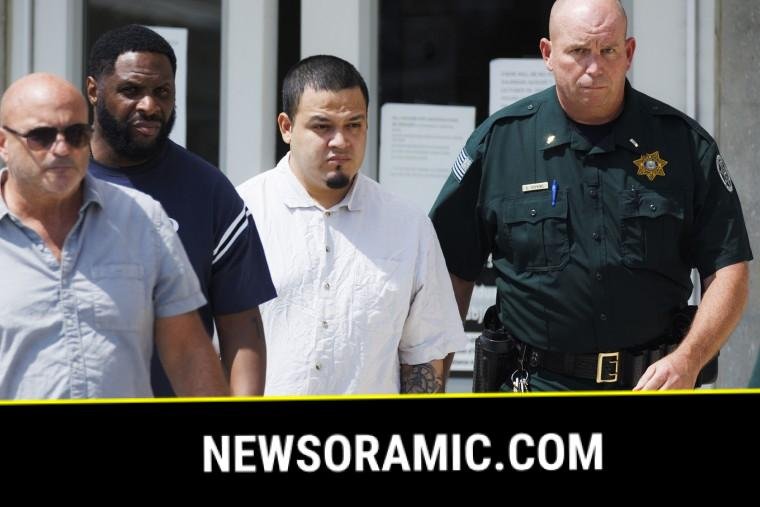 Kilmar Abrego Garcia, center, leaves the Putnam County Jail, Friday, Aug. 22, 2025, in Cookeville, Tenn.