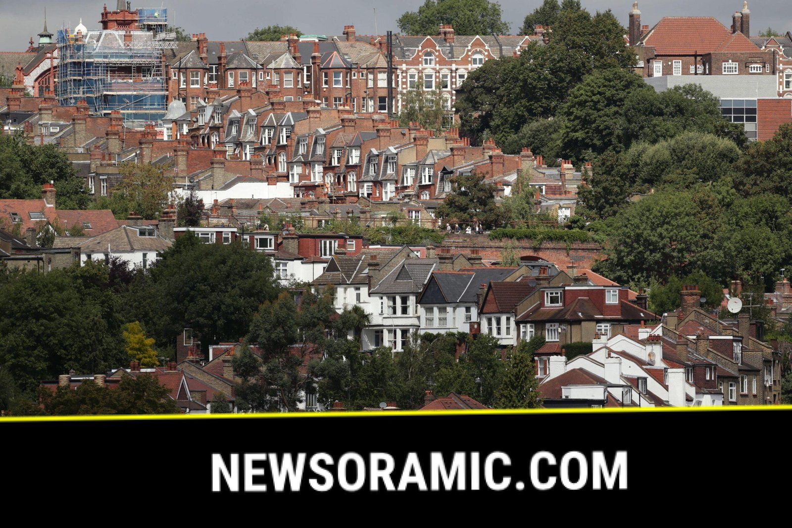 Experts have advised borrowers to grab any sub-4 per cent mortgage deals before they disappear from the market