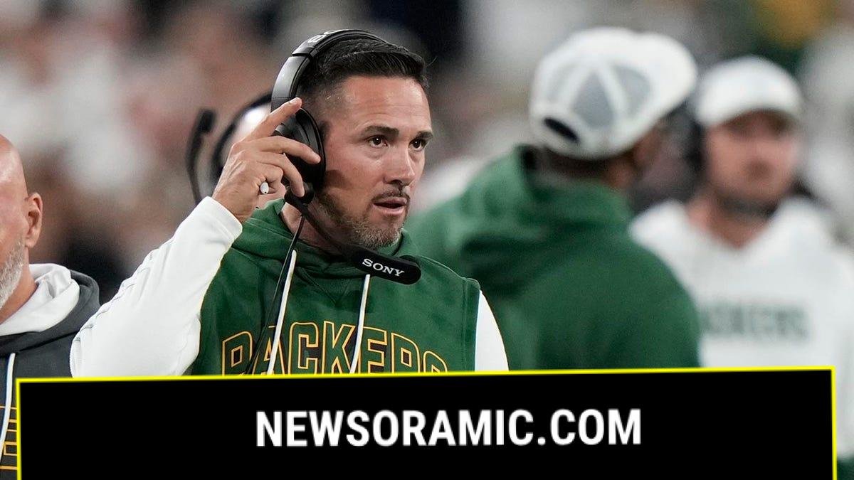 Matt LaFleur on the sidelines